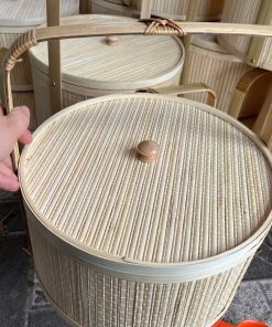 Hôp mành tròn trắng có quai bằng tre - TRE0065